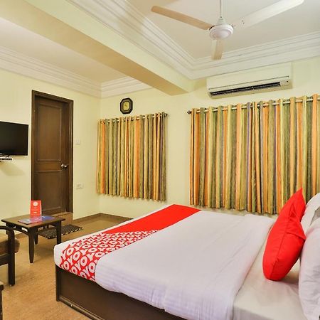 Oyo 17117 Hotel Rainbow فَدودارا المظهر الخارجي الصورة