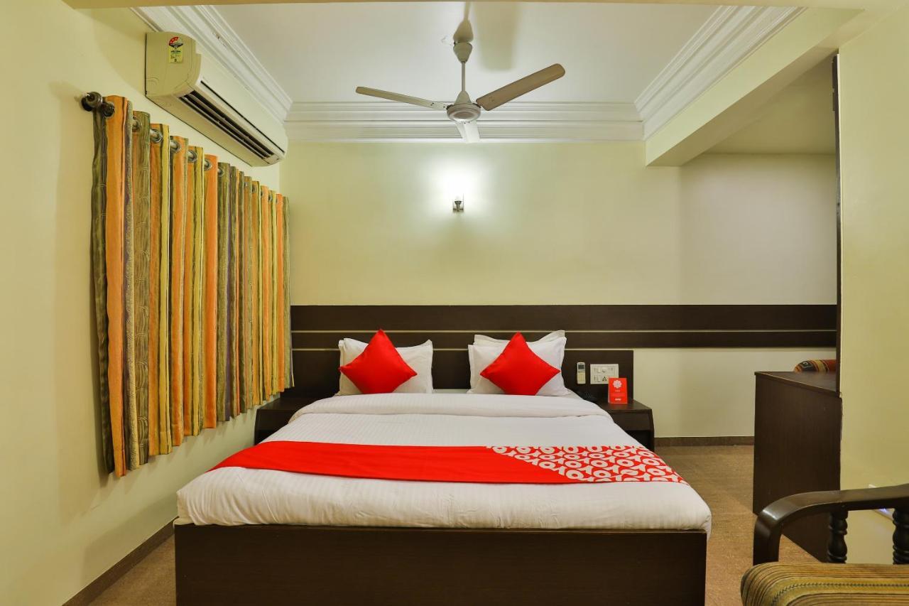 Oyo 17117 Hotel Rainbow فَدودارا المظهر الخارجي الصورة