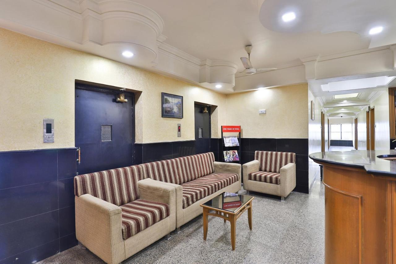 Oyo 17117 Hotel Rainbow فَدودارا المظهر الخارجي الصورة
