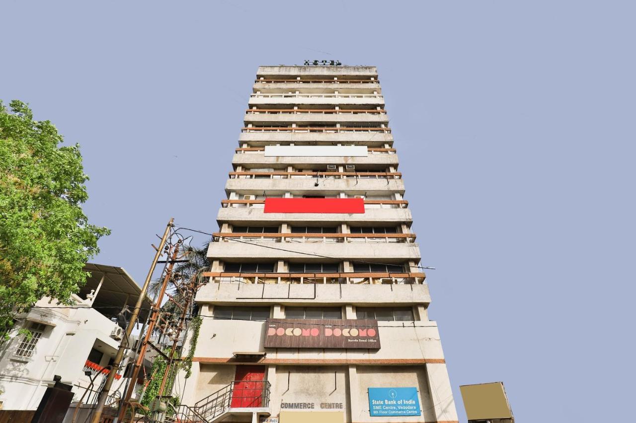 Oyo 17117 Hotel Rainbow فَدودارا المظهر الخارجي الصورة
