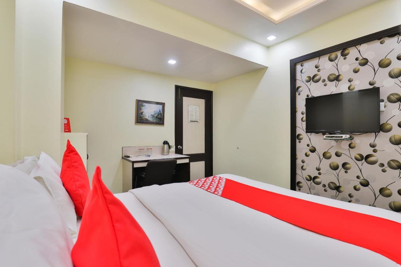 Oyo 17117 Hotel Rainbow فَدودارا المظهر الخارجي الصورة