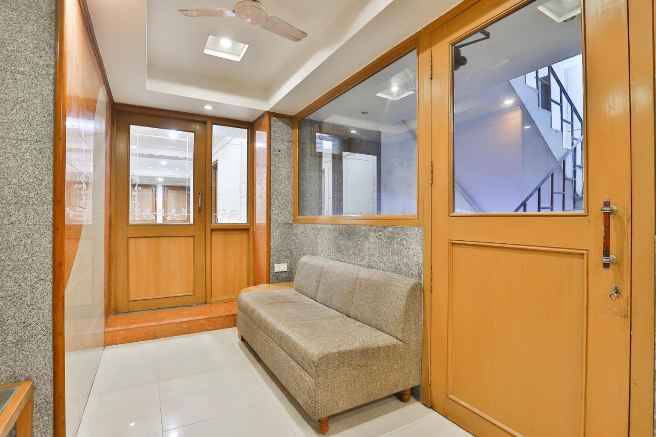 Oyo 17117 Hotel Rainbow فَدودارا المظهر الخارجي الصورة