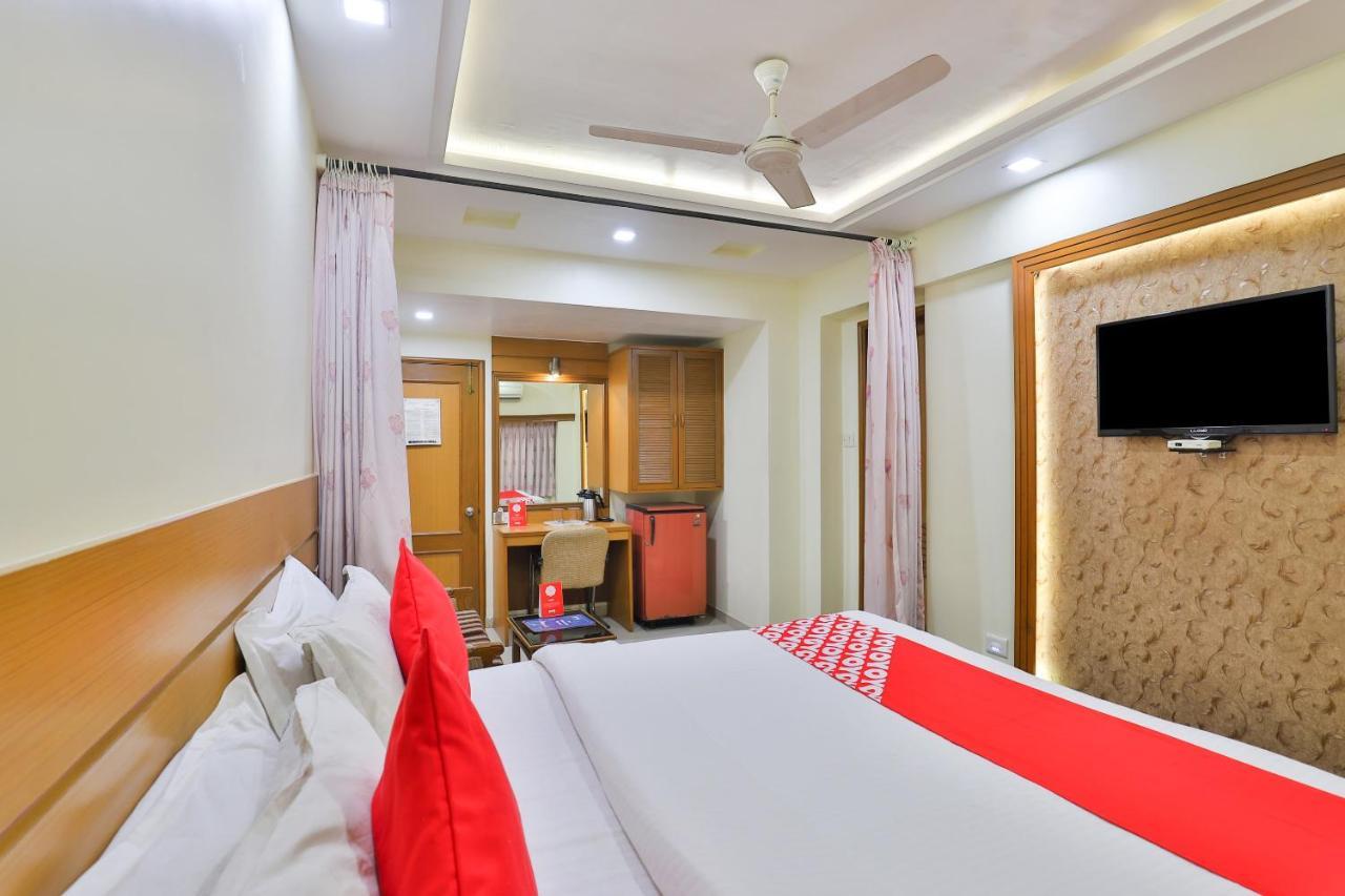 Oyo 17117 Hotel Rainbow فَدودارا المظهر الخارجي الصورة