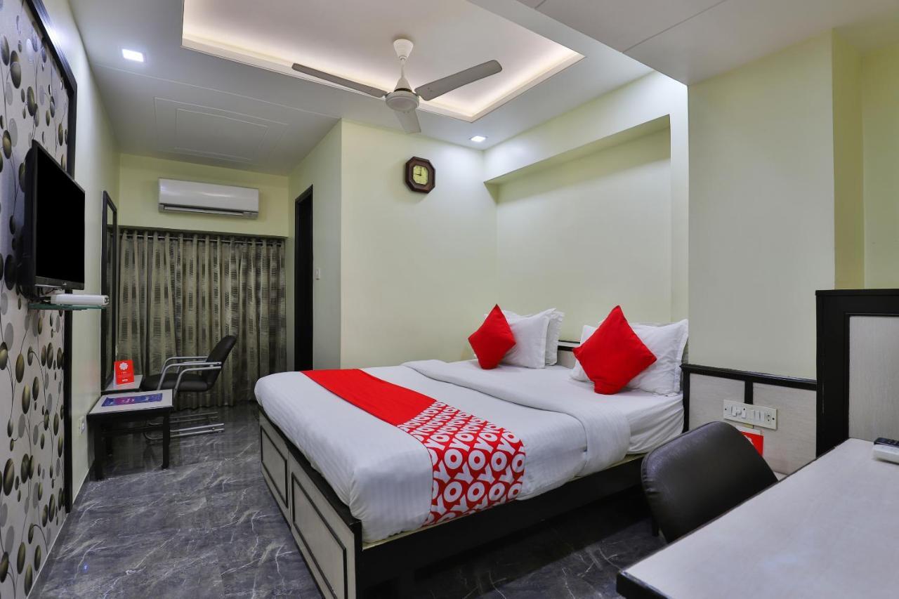 Oyo 17117 Hotel Rainbow فَدودارا المظهر الخارجي الصورة