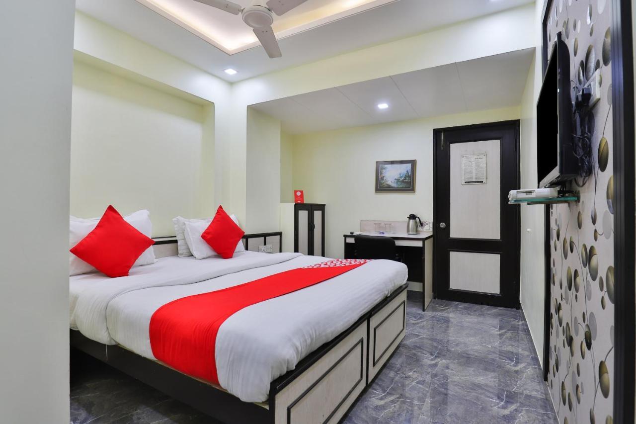 Oyo 17117 Hotel Rainbow فَدودارا المظهر الخارجي الصورة